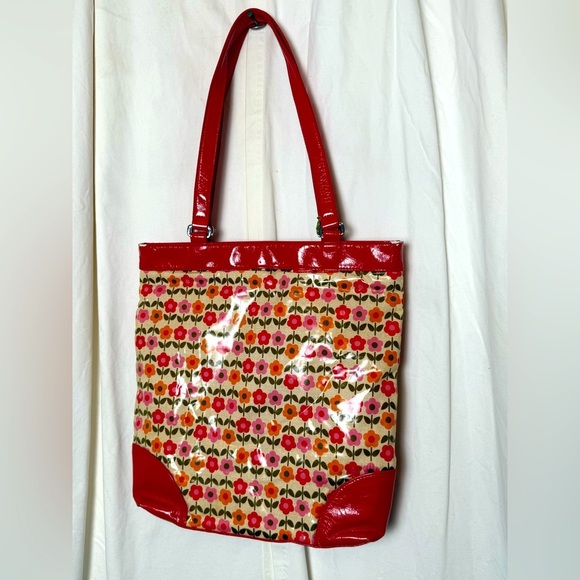 Vera Bradley Everything Nice Tote
Folkloric "Frill" Has Tag, Not New. *Flaw* - Picture 1 of 9